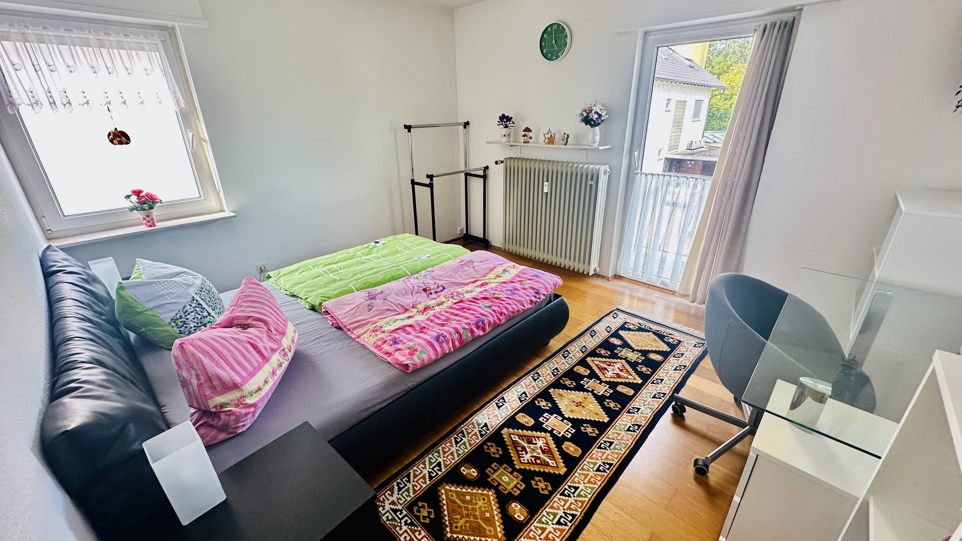 Schlafzimmer 2 mit Queensize-Bett